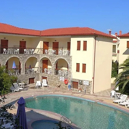 Argo Hotel *